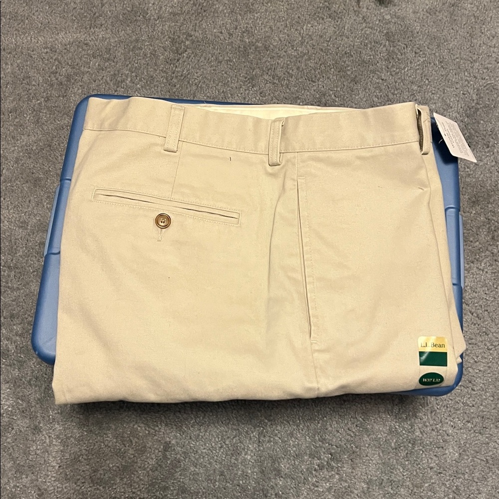 Men’s L.L. Bean Double L. Wrinkle Free, Classic Fit, Khaki